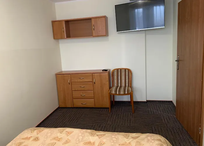 בית אירוח Mona *